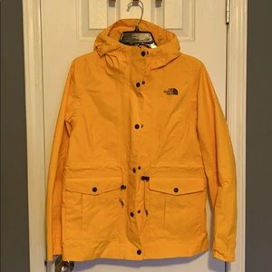 North Face Women’s Zoomie Raincoat M